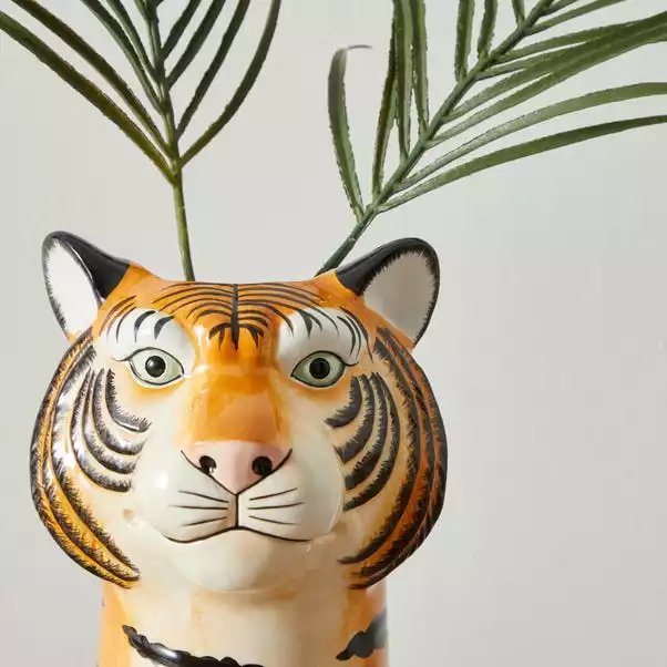 Dunelm Ceramic Tiger Head Vase 30cm 2 Dunelm Ceramic Tiger Head Vase 30cm - Image 2