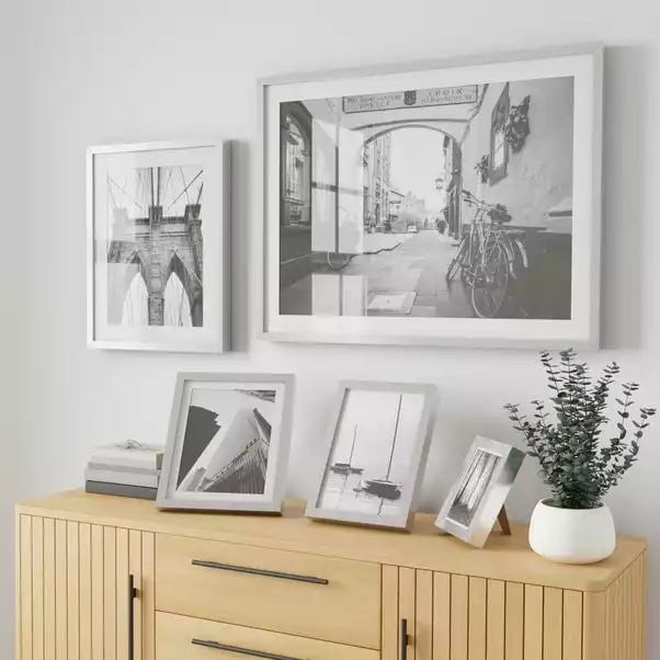 Dunelm Essentials Box Frame 8" X 6" (20cm X 16cm) Silver 3 Dunelm Essentials Box Frame 8" X 6" (20cm X 16cm) Silver - Image 3