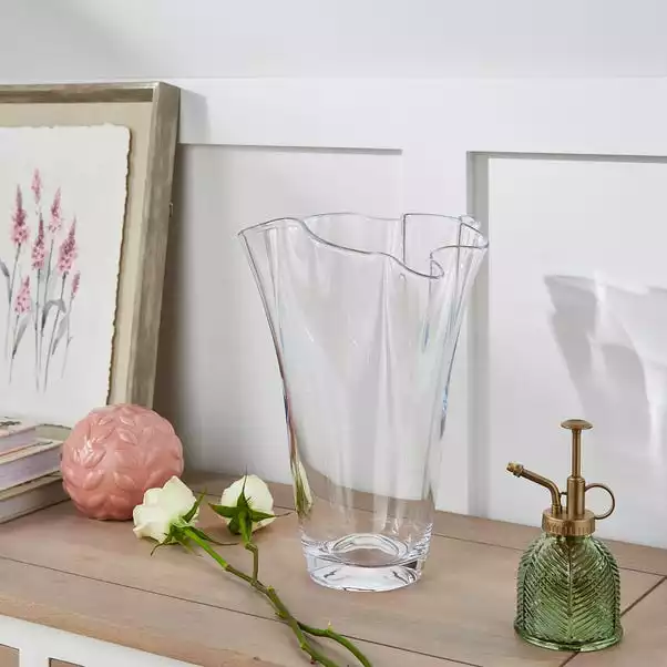 Dunelm Large Glass Handkerchief Vase 2 Dunelm Large Glass Handkerchief Vase - Image 2