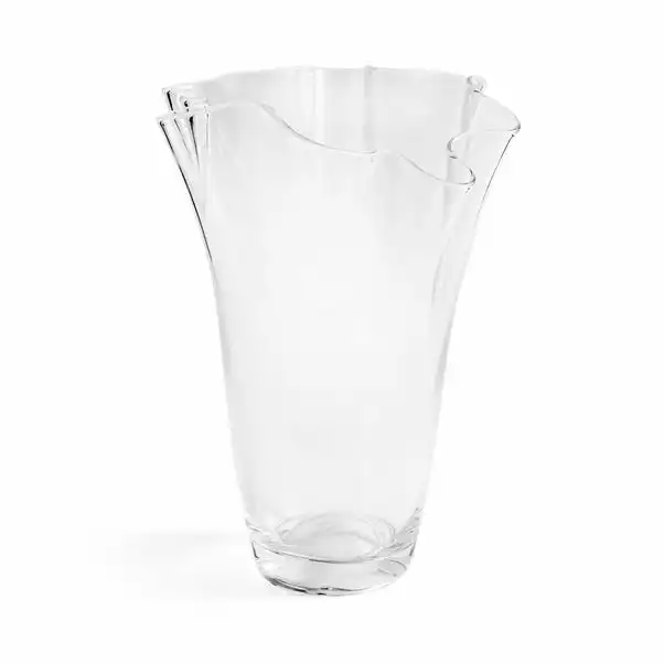 Dunelm Large Glass Handkerchief Vase 4 Dunelm Large Glass Handkerchief Vase - Image 4