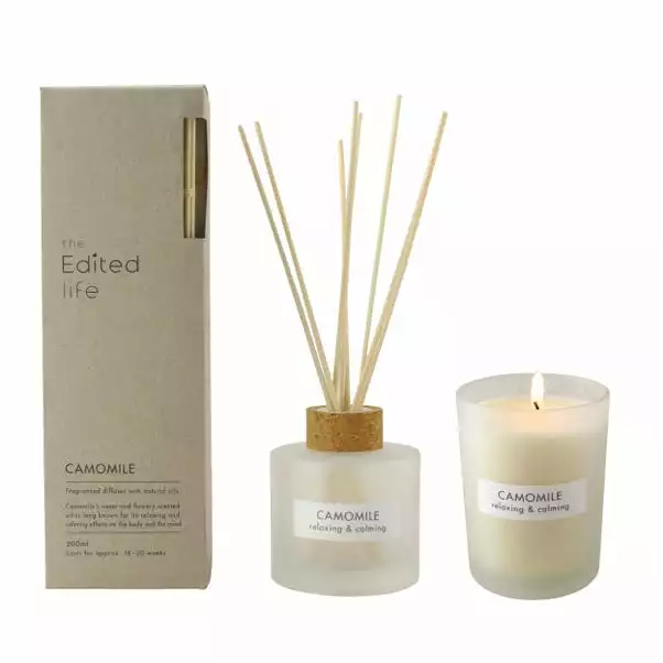 Dunelm Natural Chamomile Soy Wax Blend Candle Diffuser Set 2 Dunelm Natural Chamomile Soy Wax Blend Candle Diffuser Set - Image 2