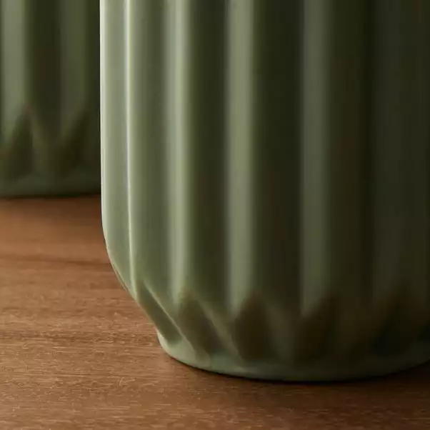 Dunelm Fluted Vase 14cm Sage 3 Dunelm Fluted Vase 14cm Sage - Image 3