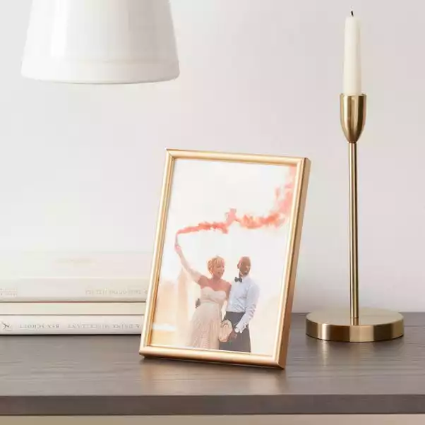 Dunelm Gold Easy Frame 7" X 5" (18cm X 13cm) 1 Dunelm Gold Easy Frame 7" X 5" (18cm X 13cm)