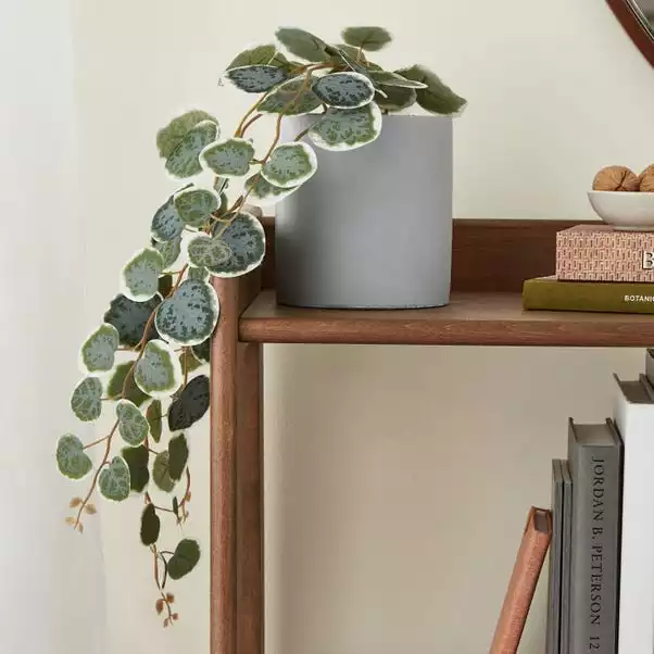 Dunelm Elements Sculpted Trailing String Of Hearts 1 Dunelm Elements Sculpted Trailing String Of Hearts