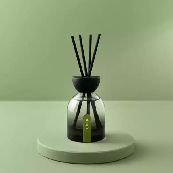 Elements Bergen Amber And Gingerlily 200ml Diffuser 2 Elements Bergen Amber And Gingerlily 200ml Diffuser - Image 2